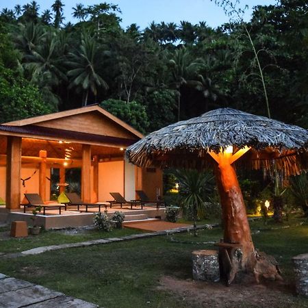 Two Fish Resort Lembeh Bitung Exterior photo