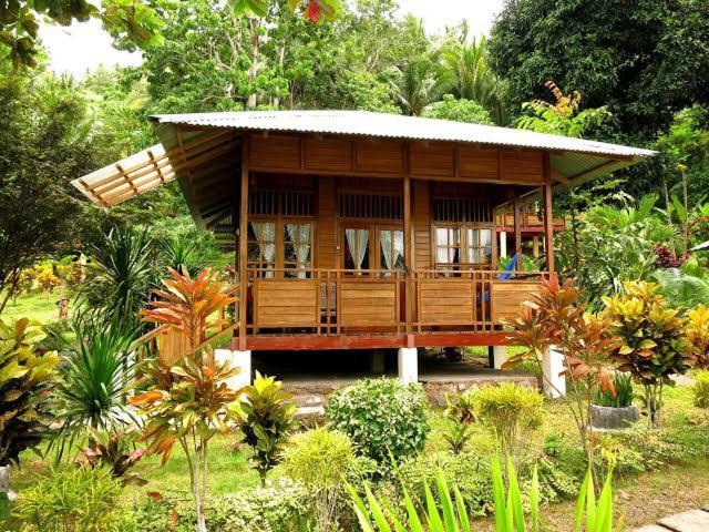 Two Fish Resort Lembeh Bitung Exterior photo